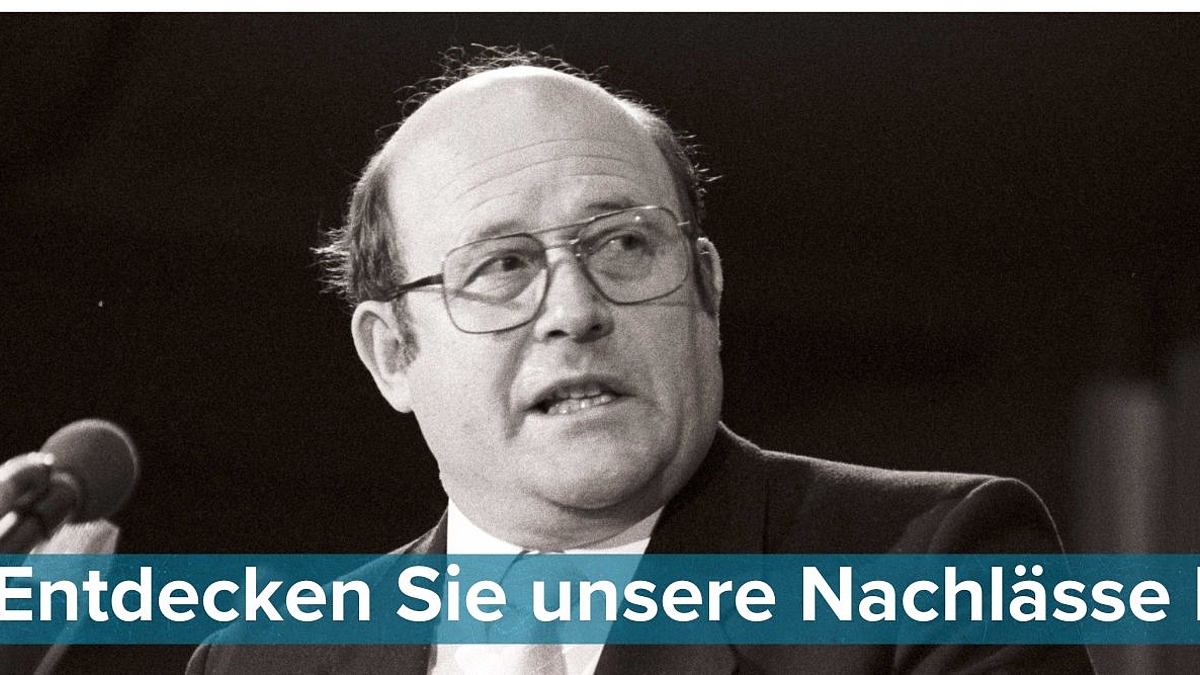 Wolfgang Bötsch am Mikrofon