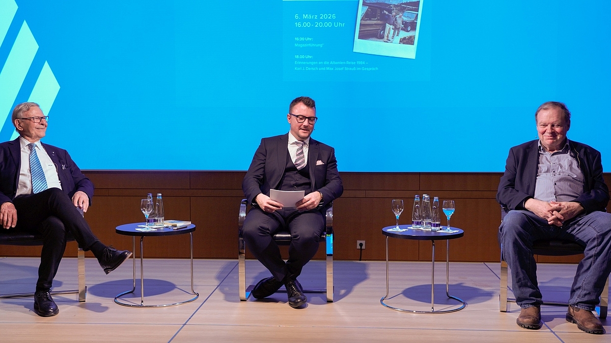 Zum vollständigen Beitrag: Franz Josef Strauß in Albanien 1984: das Bildarchiv Karl J. Dersch