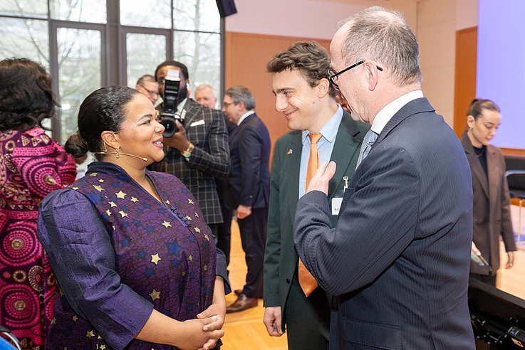 v.li: die kongolesische Außenministerin Thérèse Kayikwamba Wagner, Rafael Merz, Leiter des HSS-Büros Kongo und HSS-Generalsekretär Dr. Josef Widmann