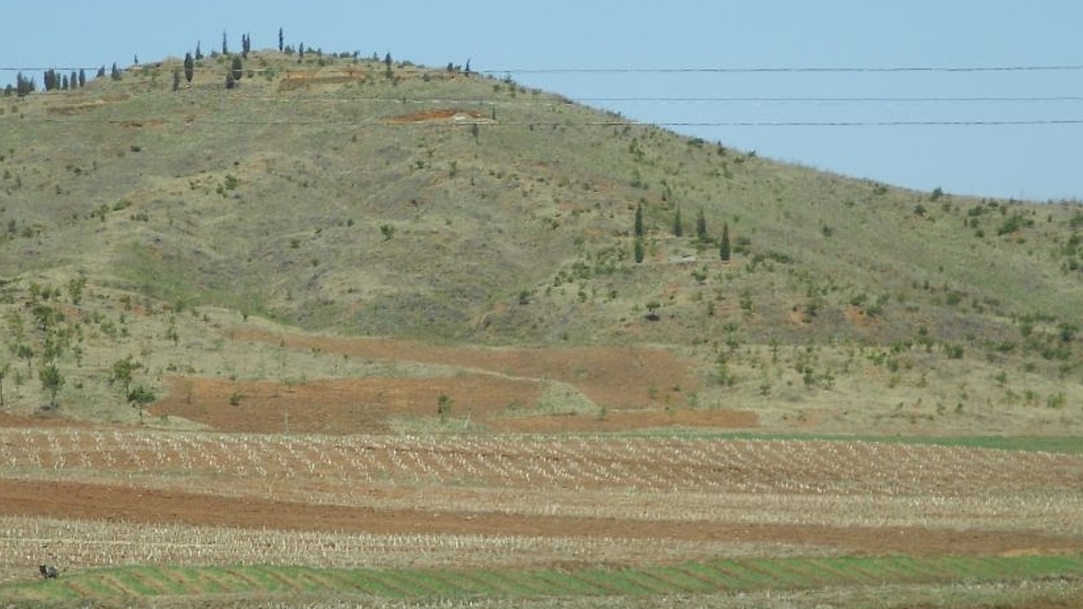 Sangsori in der südlichen Pyongyan-Provinz in Nordkorea 2012 – auf diesem Hügel wächst fast nichts mehr.