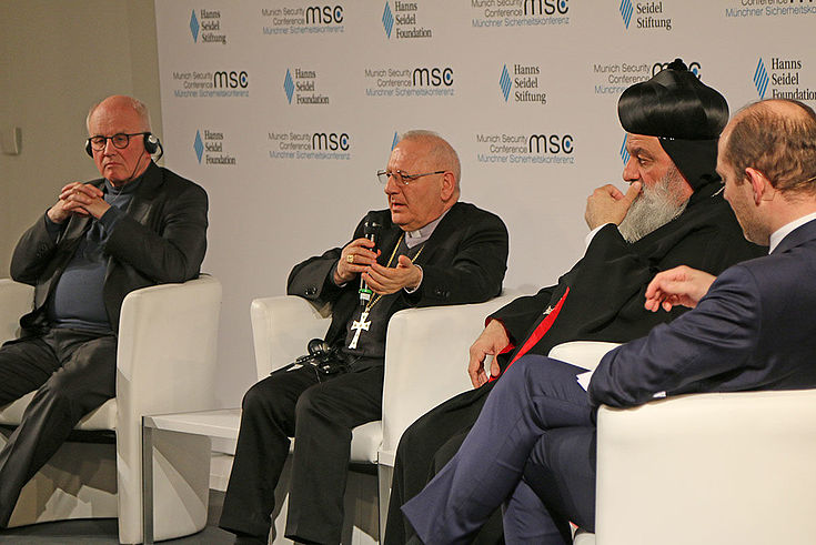 Kardinal Sako klagt die Zentralregierung in Bagdad an, sich noch zu wenig um die Zerstörungen in der traditionell von Christen besiedelten Niniveh-Ebene im Norden des Landes gekümmert zu haben.