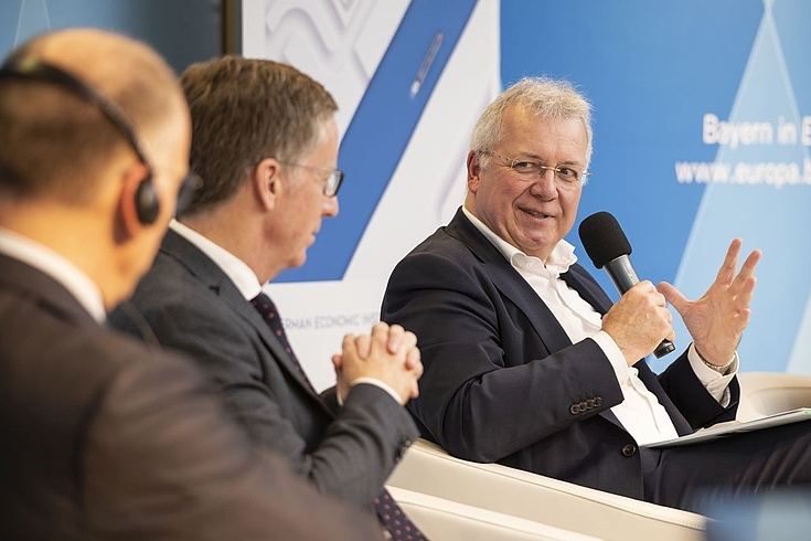 Markus Ferber, MdEP, Vorsitzender der HSS (rechts): „Für mich ist klar: Die Stärkung des Binnenmarkts und der Wettbewerbsfähigkeit muss das Leitmotiv der kommenden Jahre werden. Vom Wettbewerbsrecht über die Energieunion bis zur Kapitalmarktunion brauchen wir echten Fortschritt. Bisher scheiterte es meist am Willen der Mitgliedstaaten.“