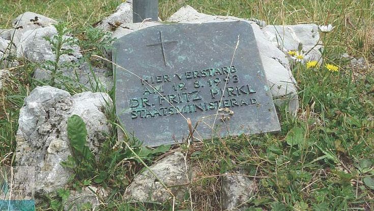 Gedenktafel für Fritz Pirkl bei Aschau