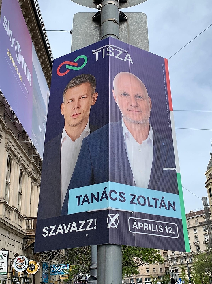 Zum vollständigen Beitrag: "Ungarn-Wahl 2026: Péter Magyar besiegt Viktor Orbán"