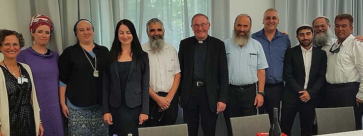 Mit Bernhard Haßlberger, Weihbischof von München, diskutierten die Delegationsteilnehmer über Kirchensteuer und aktuelle religiöse Fragen