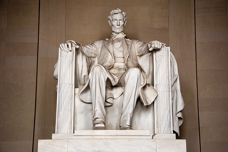 Sitzstatue Abraham Lincoln im Lincoln Memorial