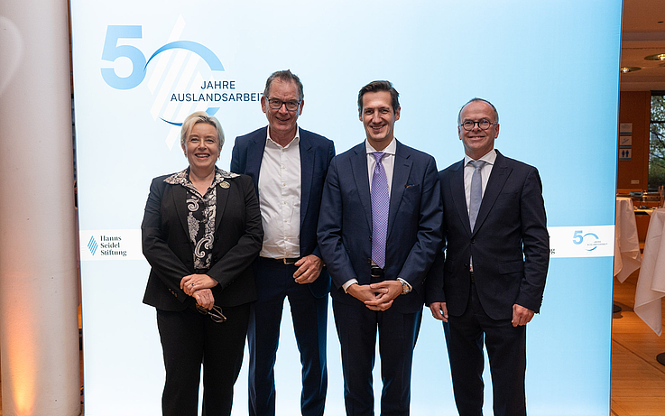 v.li.: Dr. Susanne Luther, Leiterin des Instituts für Internationale Zusammenarbeit, Dr. Gerd Müller, Generaldirektor der United Nations Industrial Development (UNIDO), Bundesminister a. D., HSS-Generalsekretär Dr. Stefan Ebner, MdL, Dr. Josef Widmann, Hauptgeschäftsführer der Hanns-Seidel-Stiftung