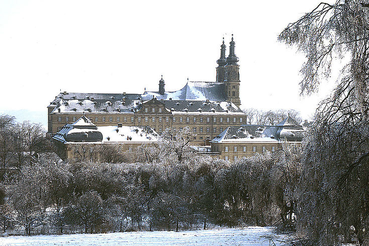 Kloster, Museum, Bildungsstätte. Im Kloster Banz werden 1990 die letzten Bauarbeiten abgeschlossen.