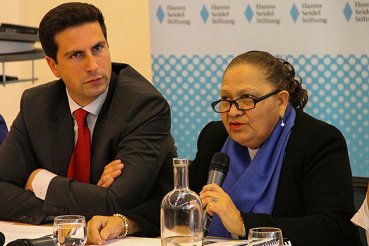 Dr. María Consuelo Porras Argueta, Generalstaatsanwältin der Republik Guatemala, die Fortschritte im Kampf gegen das organisierte Verbrechen. 