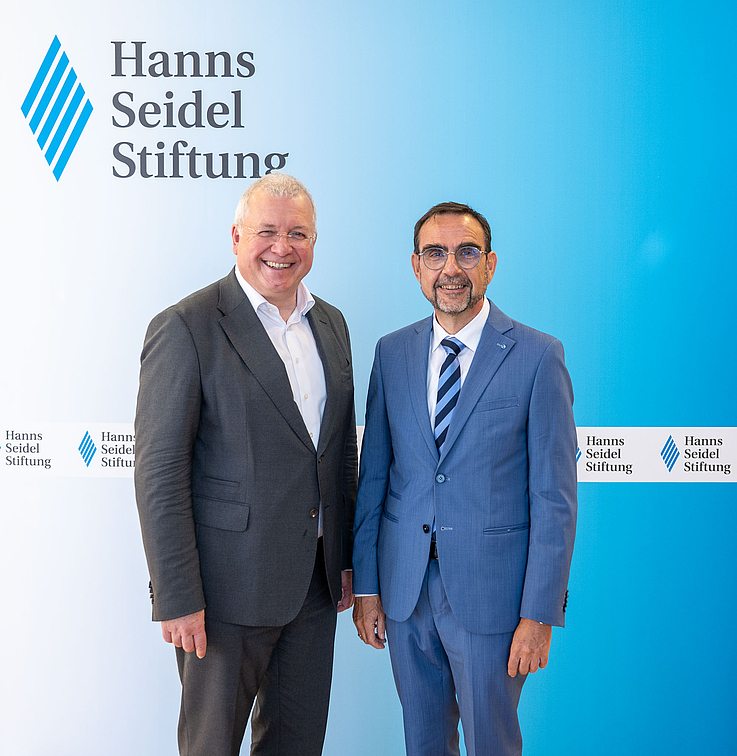 Markus Ferber, ehemaliger Vorsitzende der Hanns-Seidel-Stiftung (links), und sein Amtsnachfolger Prof. Klaus Holetschek.