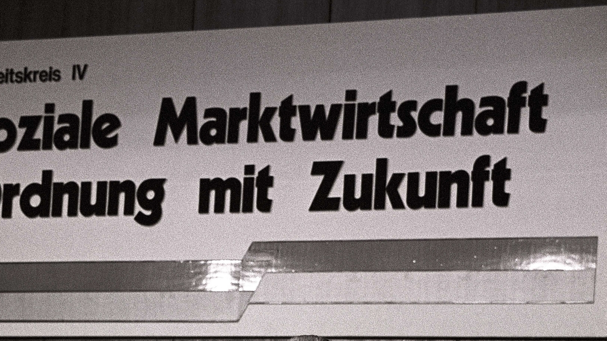 Auch am Parteitag im Oktober 1984 in München dient der CSU und ihrem Arbeitskreis IV die Soziale Marktwirtschaft als Kompass. 