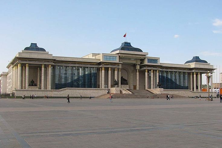 Bei der mongolischen Kommunalwahl waren landesweit mehr als 17 000 Kandidaten in neun Parteien oder als Unabhängige aufgestellt.
