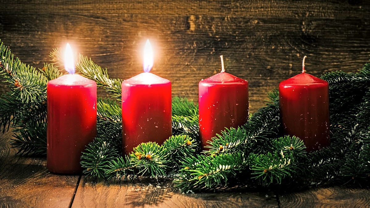 Die Adventszeit ist die Zeit des Wartens auf Weihnachten, die Geburt Jesu.