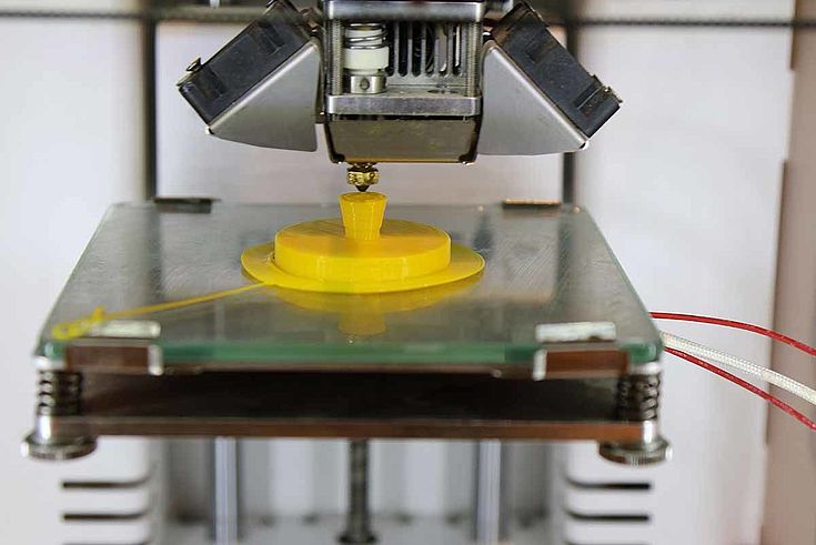 3D-Drucker in Aktion: Werden Alltagsgegenstände bald einfach von jedem zu hause ausgedruckt?