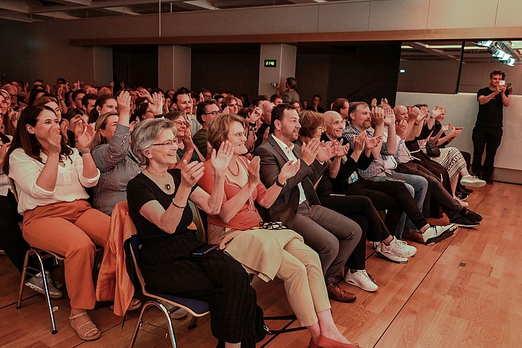 Publikum applaudiert