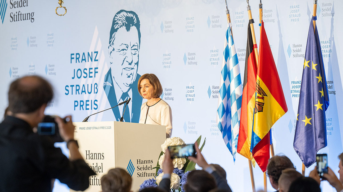 Die moldauische Präsidentin Maia Sandu dankte in ihrer Rede für die Anerkennung ihres politischen Wirkens.