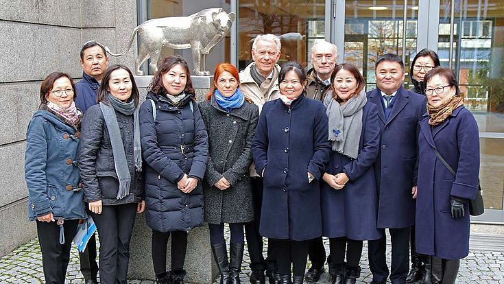 Mogolische Delegation bei einem Besuch in der Hanns-Seidel-Stiftung in München.