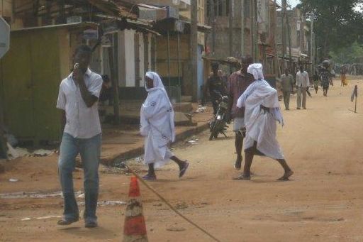 Junge Burkinabè sind besonders betroffen von der hohen Arbeitslosigkeit