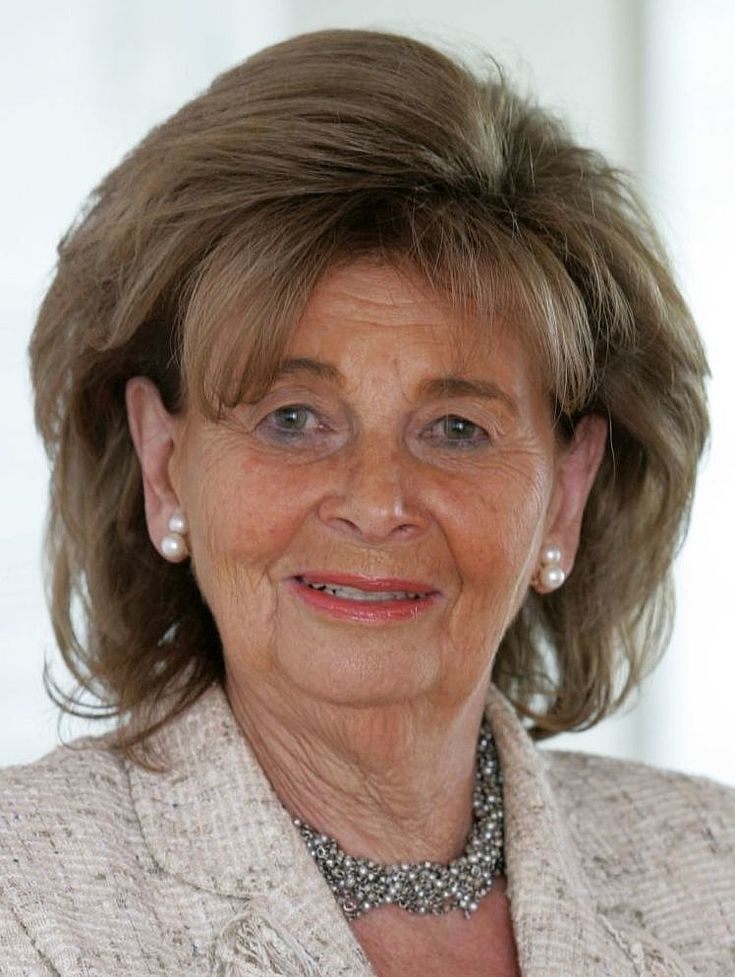 Dr. h.c. Charlotte Knobloch ist Präsidentin der Israelitischen Kultusgemeinde München und Oberbayern sowie Commissioner for Holocaust Memory des World Jewish Congress. Von 2006 bis 2010 war sie Präsidentin des Zentralrats der Juden in Deutschland. 