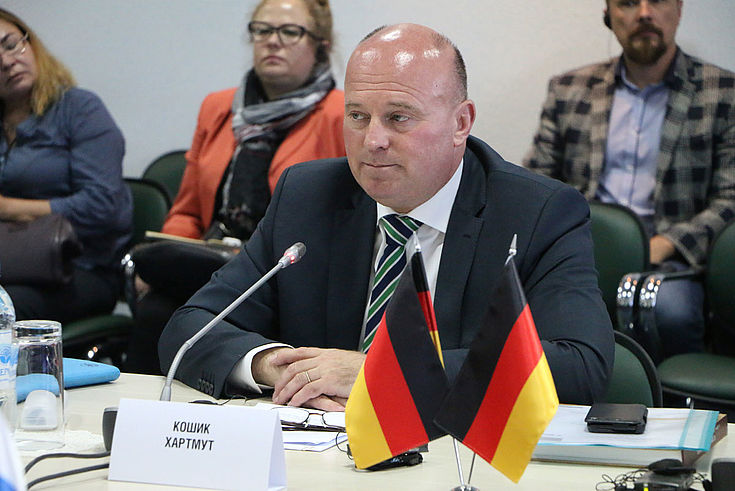 Hartmut Koschyk (MdB) ist seit 2014 bei der Bundesregierung zuständig für Aussiedlerfragen und nationale Minderheiten.