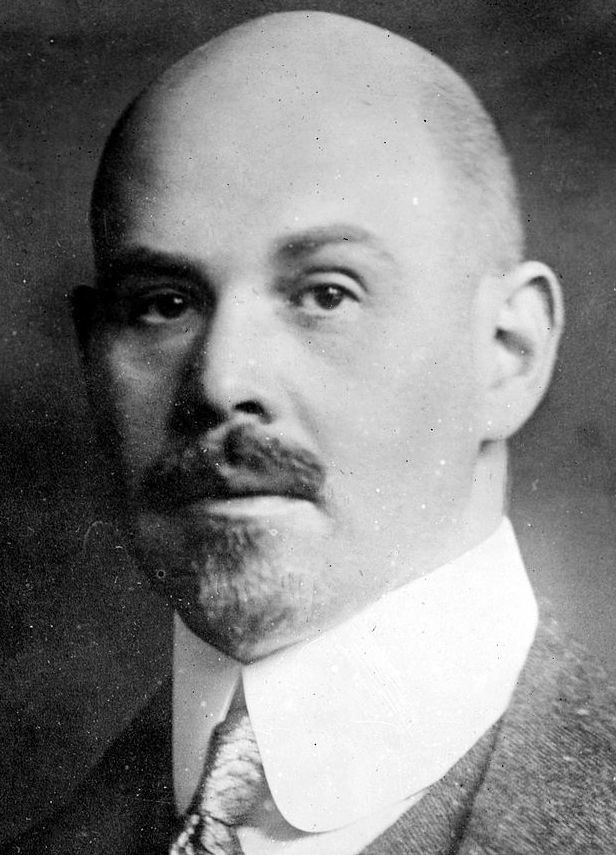 Walther Rathenau war nicht nur Industrieller und Politiker, sondern auch Schriftsteller. Als Außenminister war Rathenau an dem Vertrag von Rapallo beteiligt. 