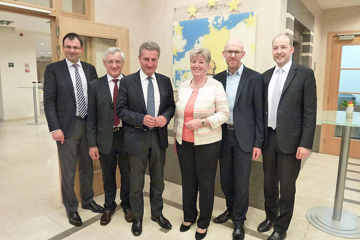 Die bayerische Delegation mit Haushaltskommissar Günther Oettinger. Mehr Geld für Sicherheitsrelevantes und aktuelle Herausforderungen