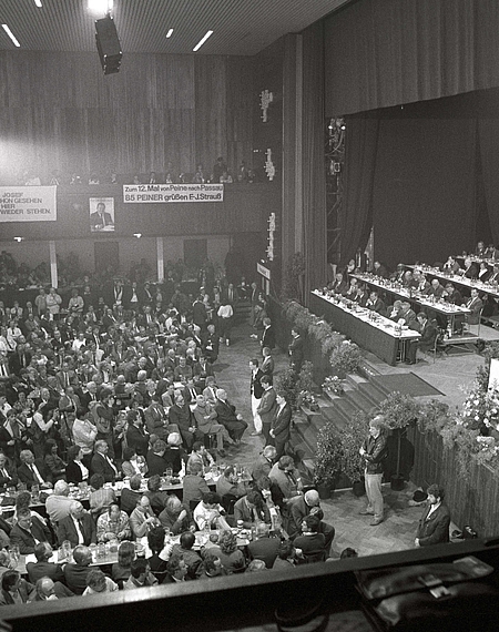 Politischer Aschermittwoch der CSU in der Passauer Nibelungenhalle am 17. Februar 1988