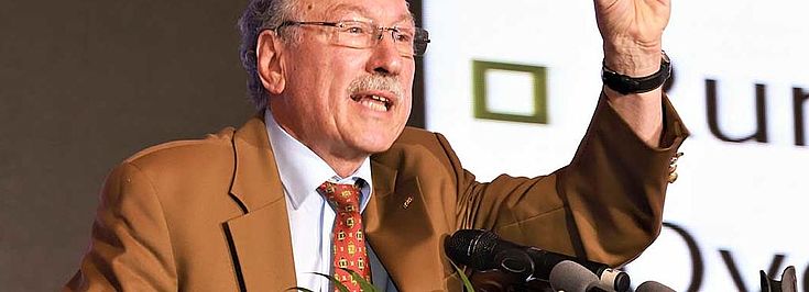 Prof. Holger Magel eröffnet die Konferenz zum 30jährigen Jubiläum