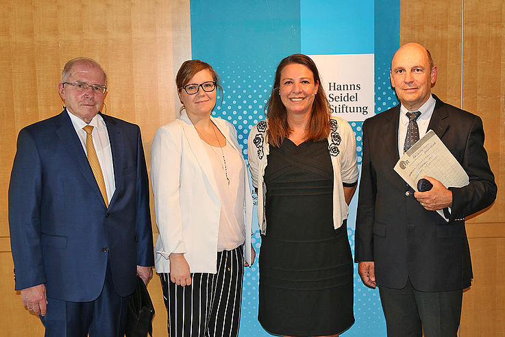 Gruppenbild vor Rollup