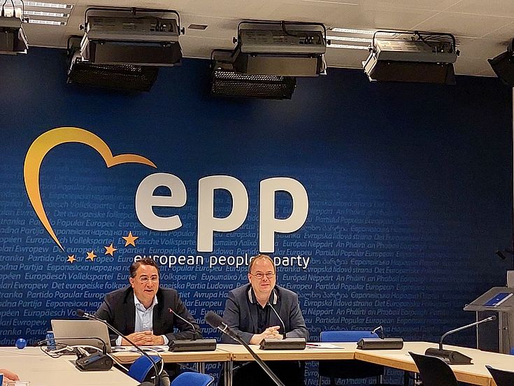 Welche Herausforderungen stellt die Europawahl 2024 an die EVP-Parteienfamilie?