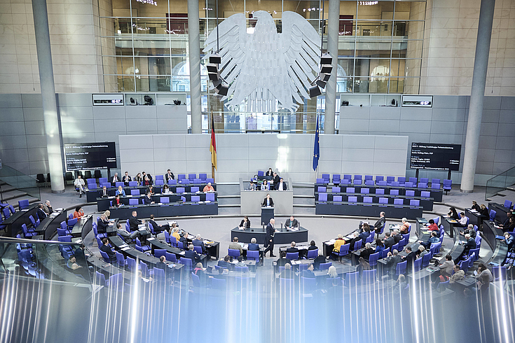 Die Ampel-Koalition hat im Frühjahr 2023 mit ihrer Mehrheit im Bundestag eine kontroverse Wahlrechtsänderung beschlossen. 