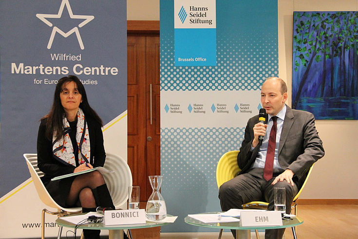 EU-Botschafterin Maltas, Marlene Bonnici, und Markus Ehm vom Institut für internationale Zusammenarbeit der Hanns-Seidel-Stiftung