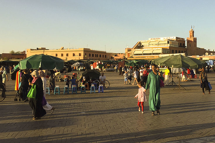 Ein belebter Platz in der marokkanischen Hauptstadt Rabat