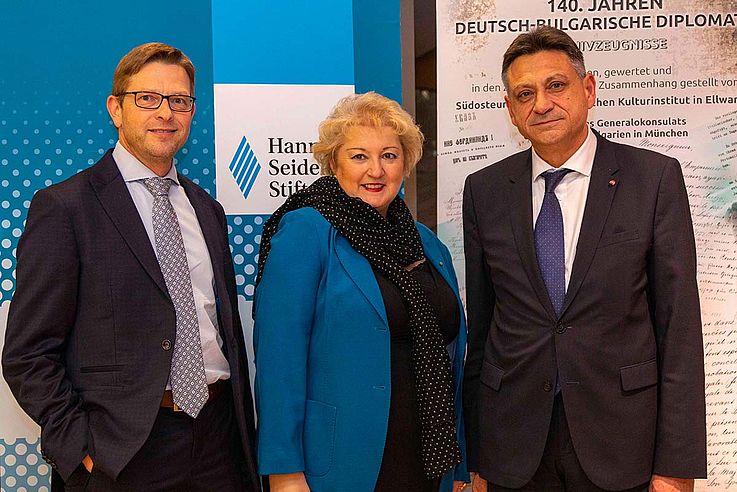 Oliver Jörg, Generalsekretär der HSS, mit Petra Guttenberger, MdL, Vorsitzende des Rechtsausschusses, und Dragomir Dimitrov, bulgarischer Generalkonsul in München