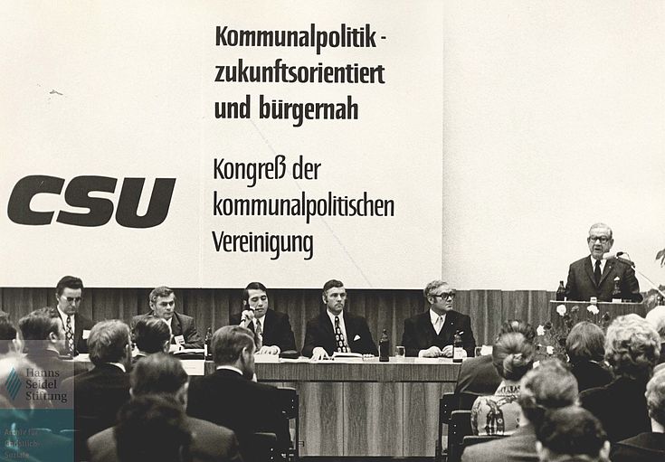 Alfons Goppel auf einem Kongress der KPV April 1972