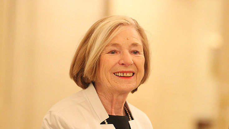 Ursula ännle lächelt in die Kamera