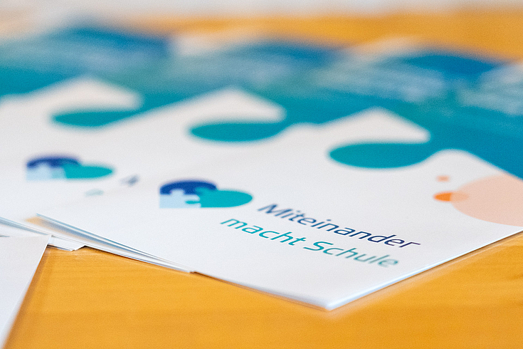 Flyer des Pilotprojekts "Miteinander macht Schule"