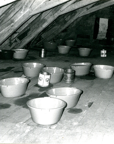 Das Dach ist nicht dicht! Das Dach ist nicht dicht!