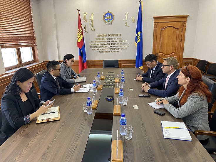 Im Gespräch mit dem Staatssekretär des Ministeriums für Justiz und Inneres der Mongolei, Herr P. Sainzorig, und weiteren Vertretern des Ministeriums und der HSS