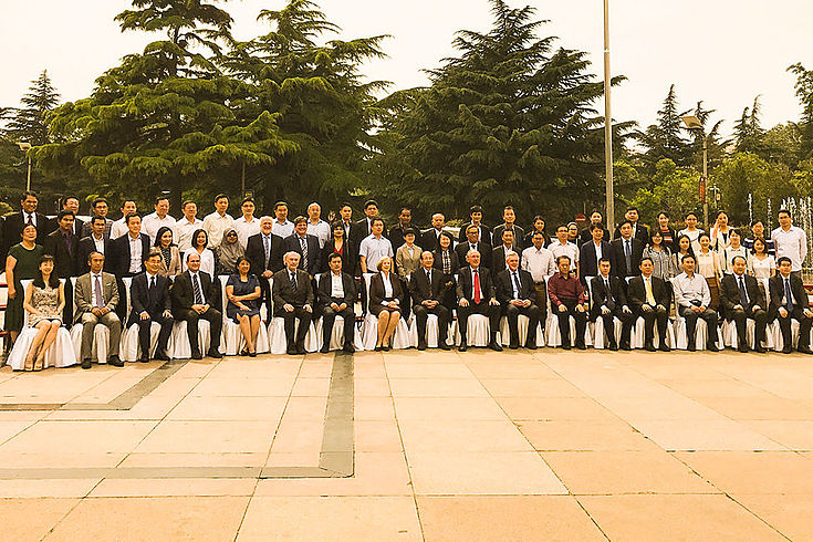 Internationales Symposium der HSS in Jinan zum Jubiläum von 30 Jahren Partnerschaft zwischen Shandong und Bayern mit Teilnehmern aus China, Vietnam, Kambodscha, Laos, Philippinen, Malaysia 