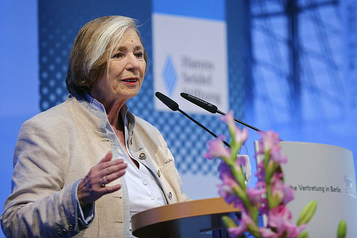 HSS-Vorsitzende Ursula Männle betonte die internationale Dimension der Sicherheitsdebatte.