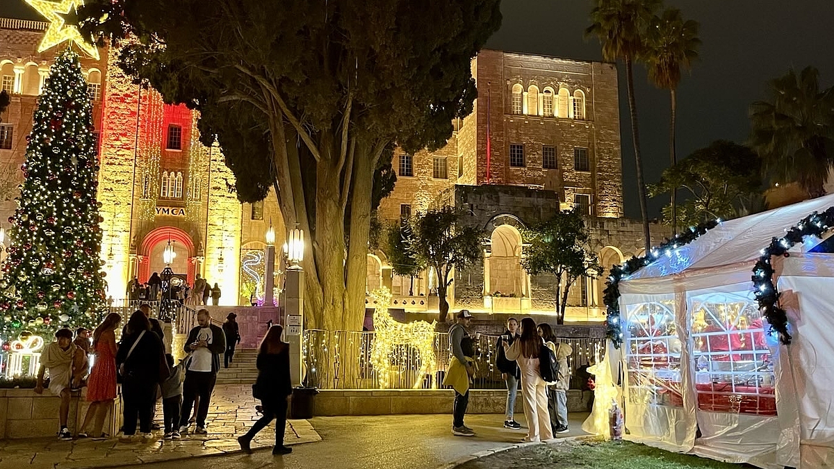 Blick in die weihnachtlich dekorierte Altstadt von Jerusalem.