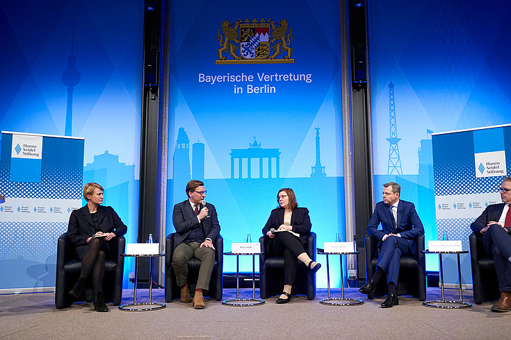 Podiumsdiskussion mit Panelteilnehmern