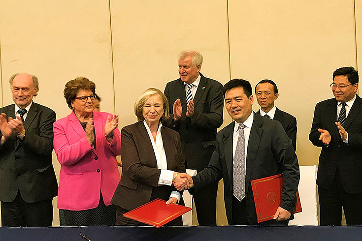 Unterzeichnung einer neuen Kooperationsvereinbarung zwischen der HSS und dem Ministerium für Land und Ressourcen