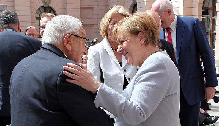 Henry Kissinger mit Bundeskanzlerin Angela in Berlin Merkel (2017).