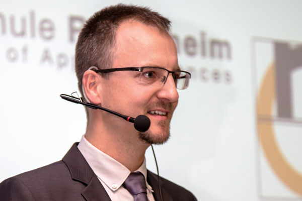 Attraktivität zeichne sich nach Florian Becker durch interkulturell vergleichbare Merkmale aus.