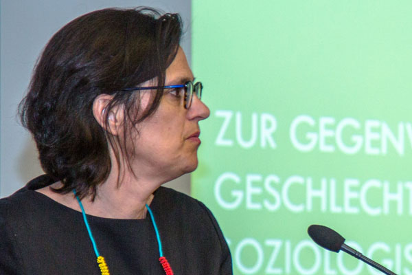 Paula-Irene Villa stellte die Frage nach der Selbstermächtigung der Frau